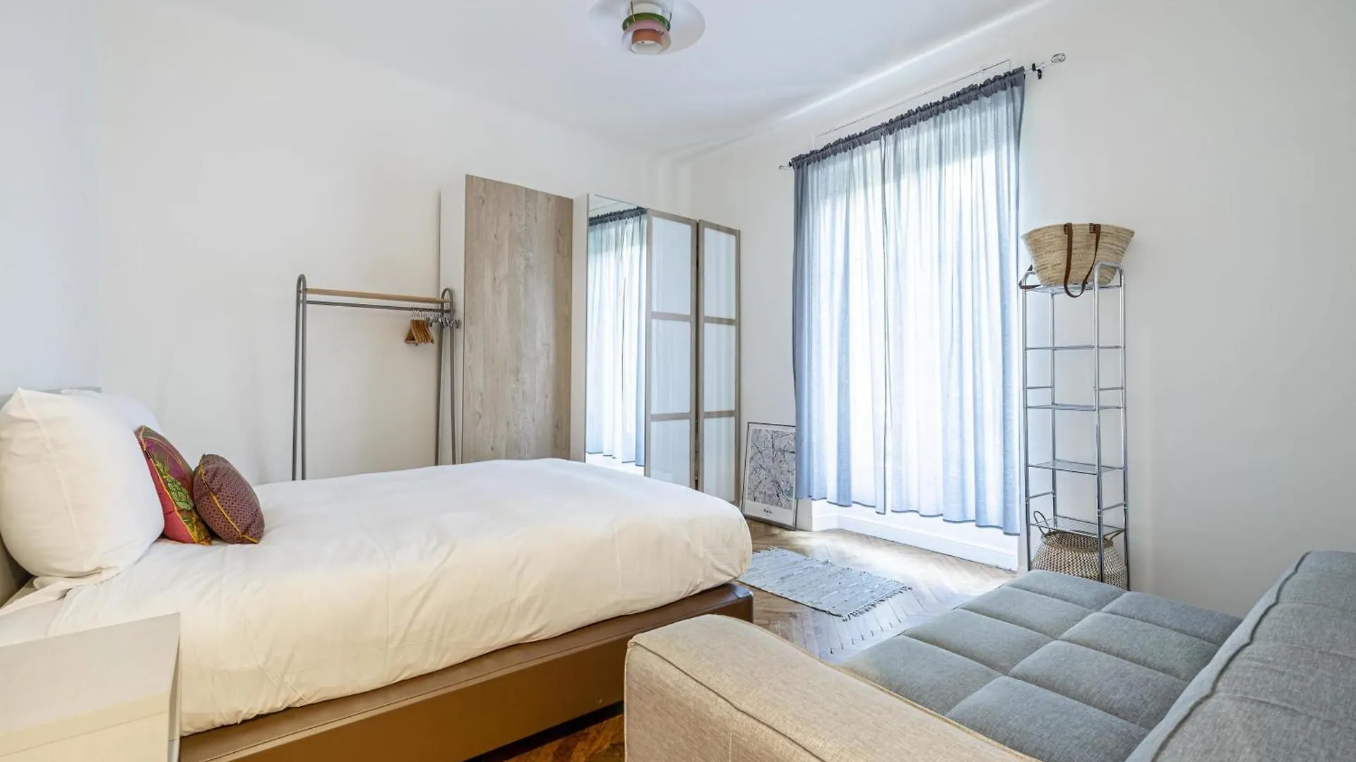 Le Bourgeois Avec Balcon, Somptueux Et Lumineux, Idealement Situe Κάννες